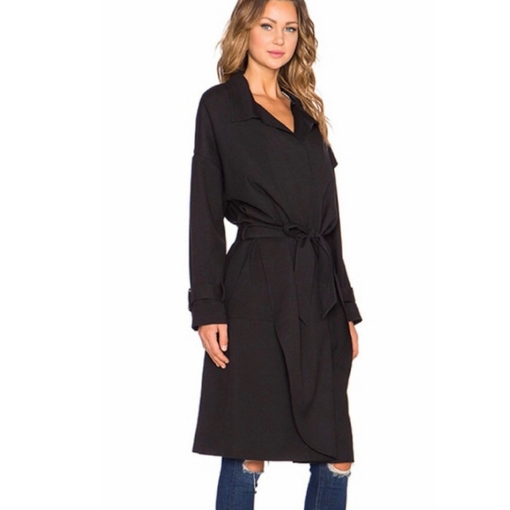Line & Dot Jacket - Picture 5 of 9